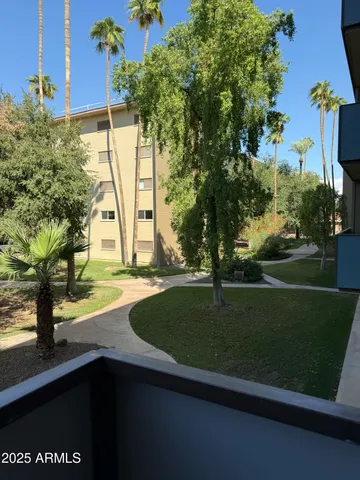 $1,625 | 349 East Thomas Road, Unit E207, Phoenix, AZ 85004