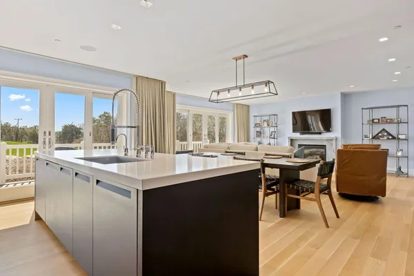 $1,099,000 | 780 Craigville Beach Road, Barnstable, MA 02632