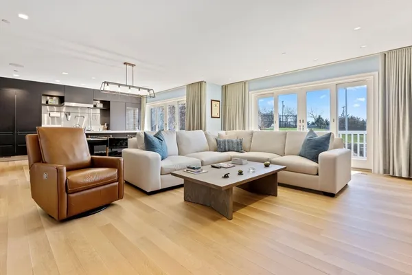 $1,099,000 | 780 Craigville Beach Road, Barnstable, MA 02632