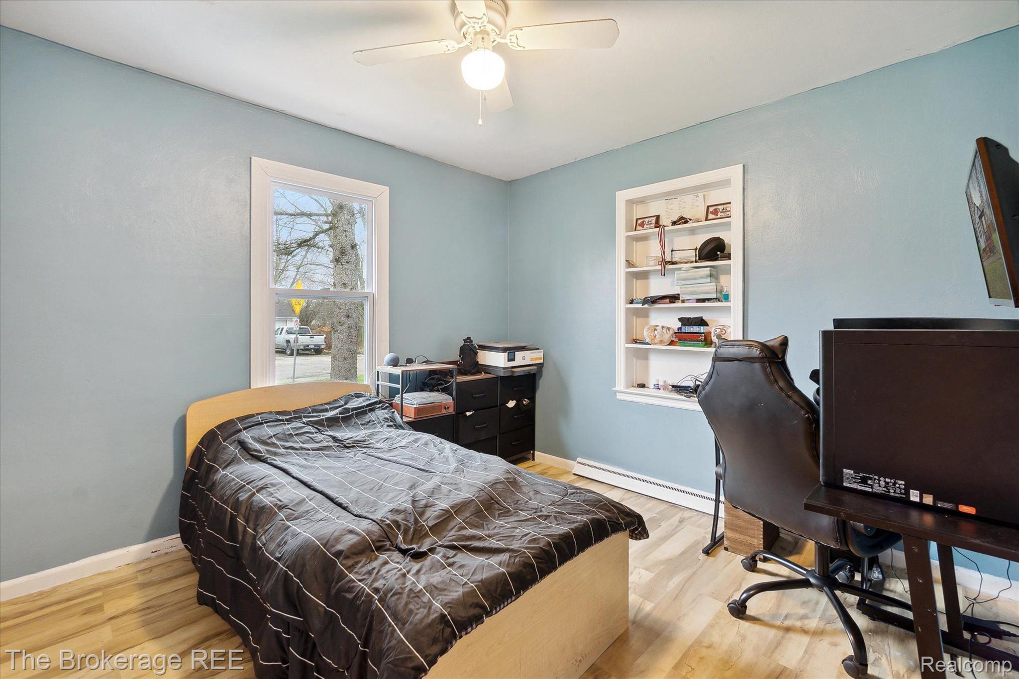 2237 Howe Road Burton, MI 48519 - Photo 17 of 32 Gallery Image 17