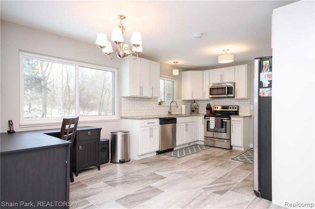 800 Willard Avenue Rochester Hills, MI 48307 - Photo 8 of 41