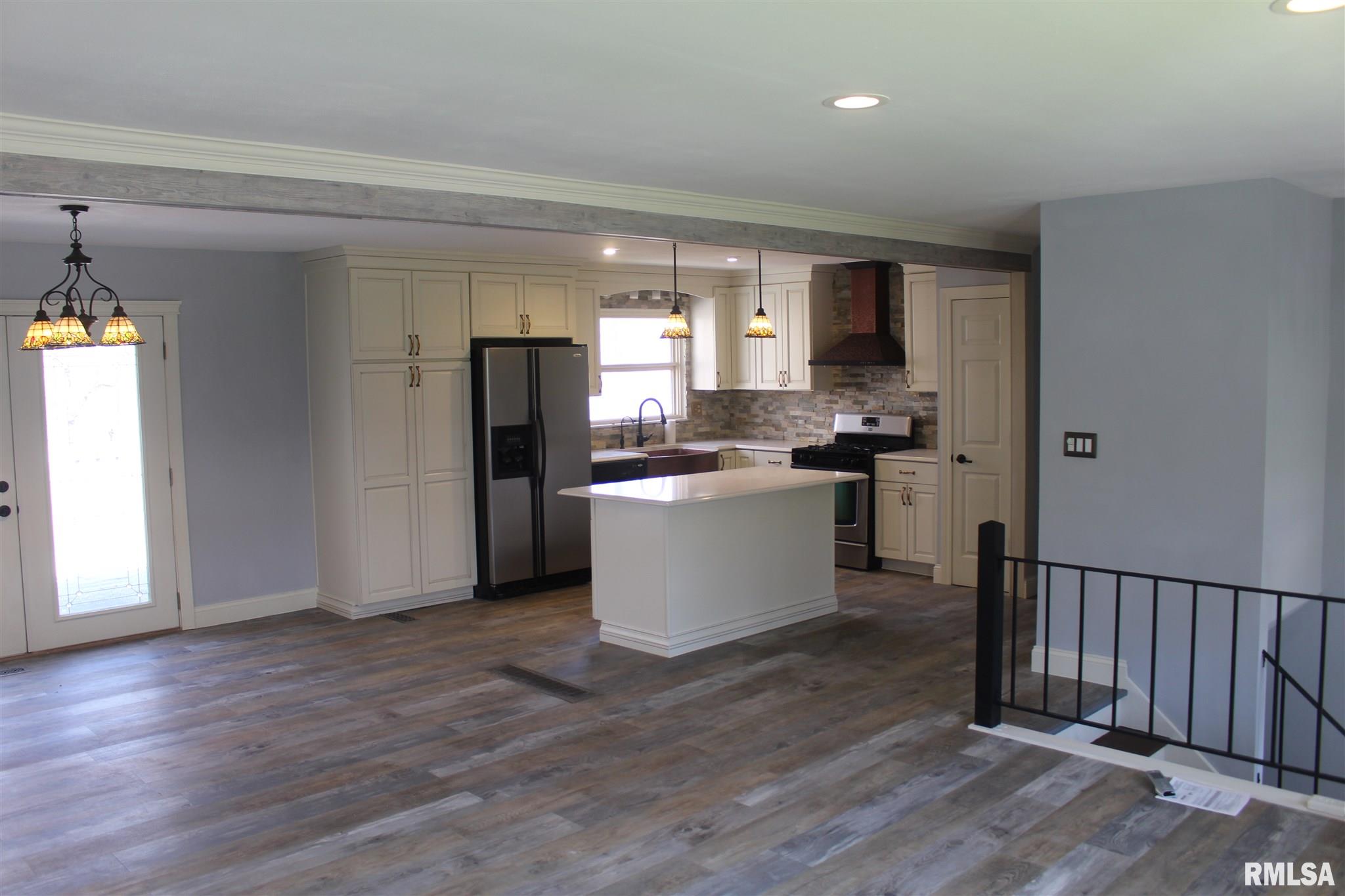 1013 West Wonderview Drive Dunlap, IL 61525 - Photo 2 of 15