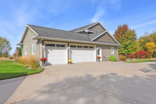 $655,000 | 2002 Hazel Hill Road Southeast, Alexandria, MN 56308