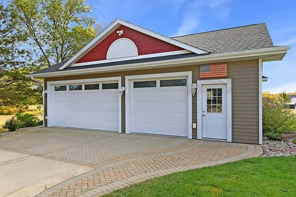 $655,000 | 2002 Hazel Hill Road Southeast, Alexandria, MN 56308