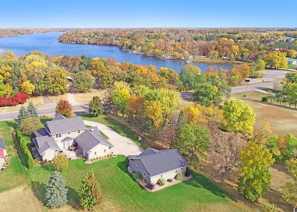 $655,000 | 2002 Hazel Hill Road Southeast, Alexandria, MN 56308