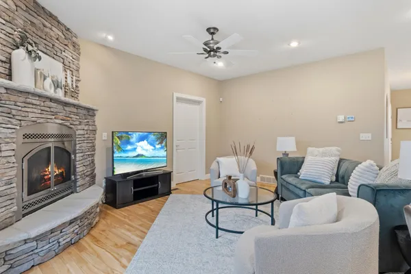 $655,000 | 2002 Hazel Hill Road Southeast, Alexandria, MN 56308