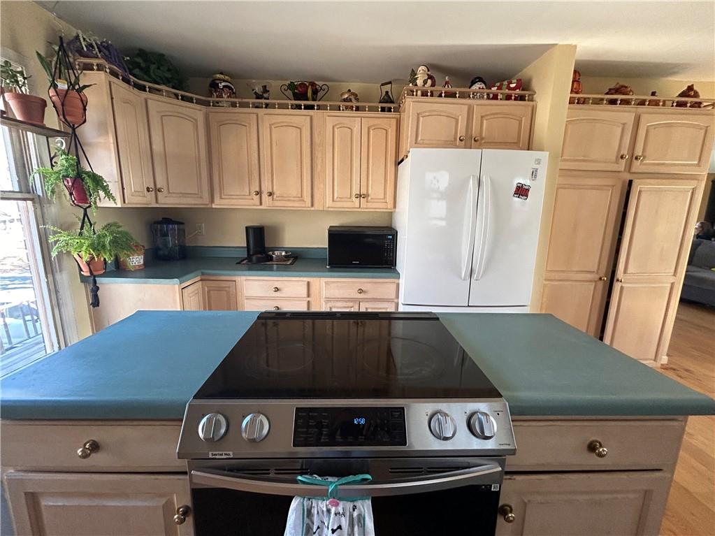 210 East 14th Street Cameron, MO 64429 - Photo 9 of 29
