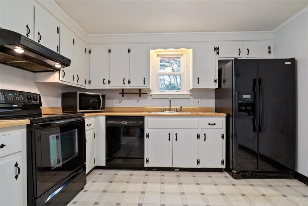 48 Norfolk Road Millis, MA 02054 - Photo 8 of 37 Gallery Image 8