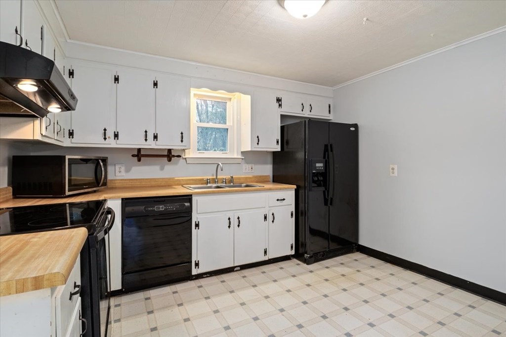48 Norfolk Road Millis, MA 02054 - Photo 10 of 37 Gallery Image 10