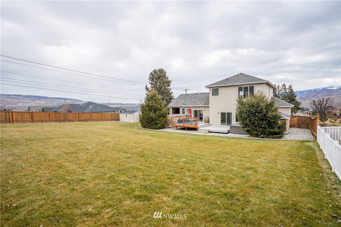 900 Ridge Crest Drive Wenatchee, WA 98801 - Photo 30 of 32 Gallery Image 30