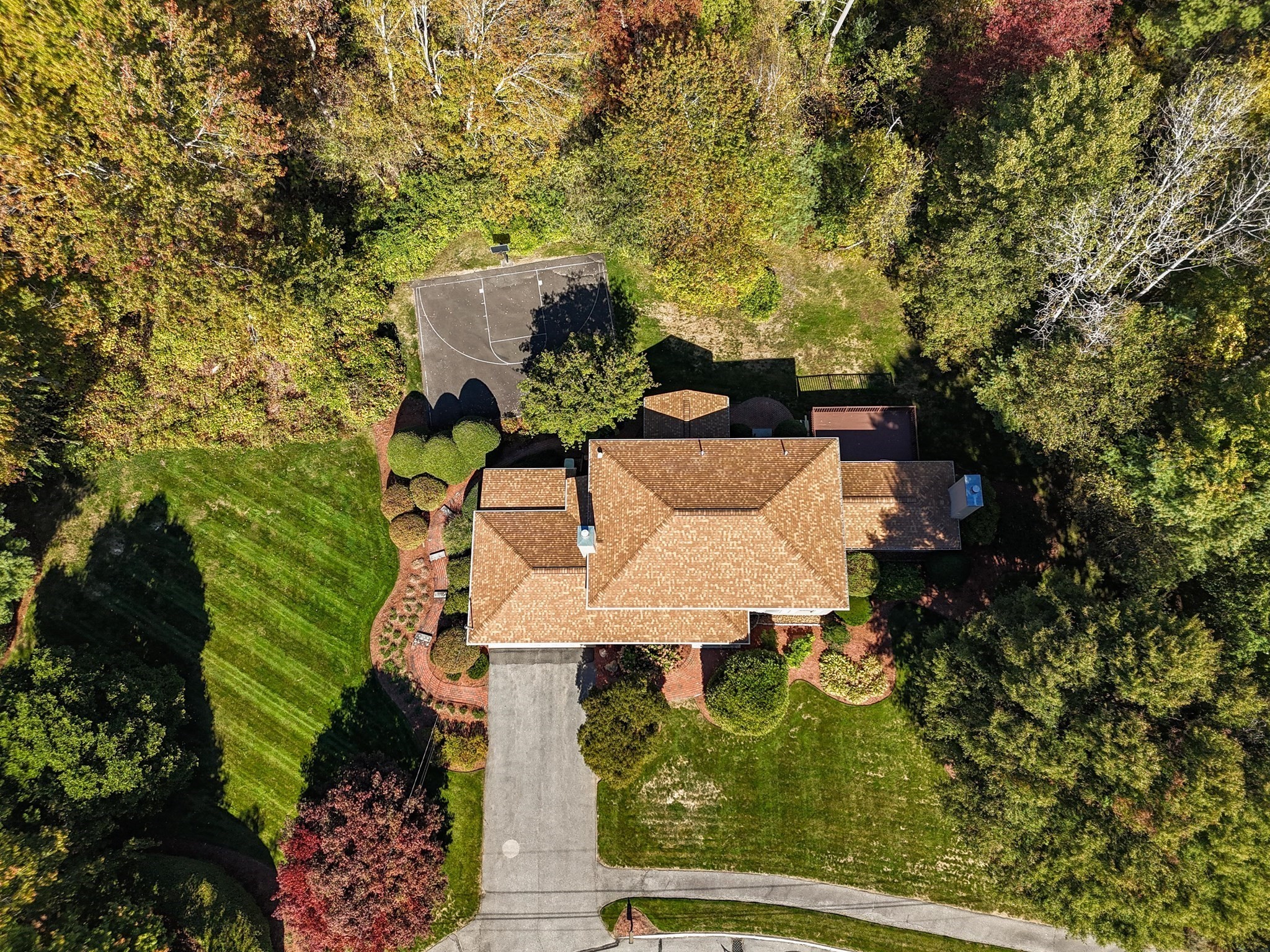 3 Clark Road Nashua, NH 03062 - Photo 3 of 42 Gallery Image 3