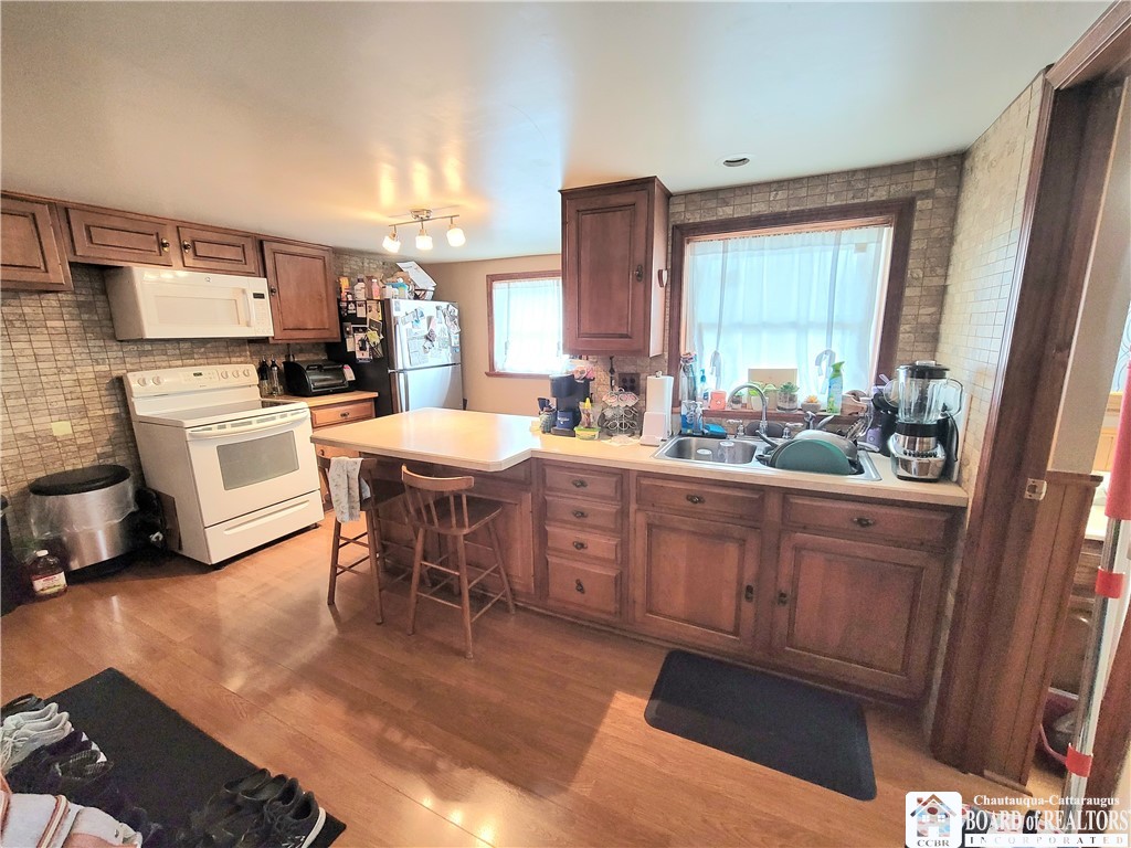 423 Bucknor Street Dunkirk, NY 14048 - Photo 2 of 22