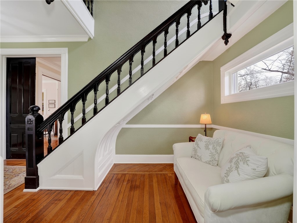 722 South Main Street Athens, PA 18810 - Photo 13 of 49 Entry foyer