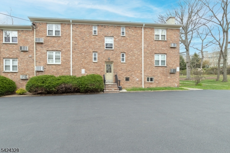 300 Wilson Road, Unit 22C Springfield, NJ 07081 - Photo 11 of 14
