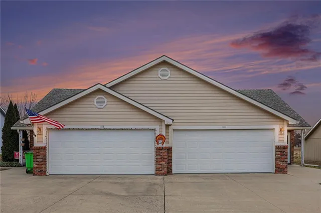 $225,000 | 1114 Pebble Beach Lane, Ottawa, KS 66067