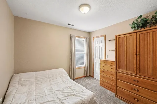 $215,000 | 1114 Pebble Beach Lane, Ottawa, KS 66067