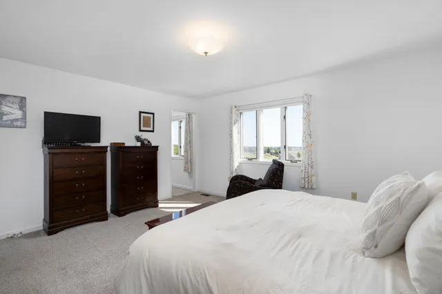 $715,000 | 5323 Lee Jackson Highway, Greenville, VA 24440