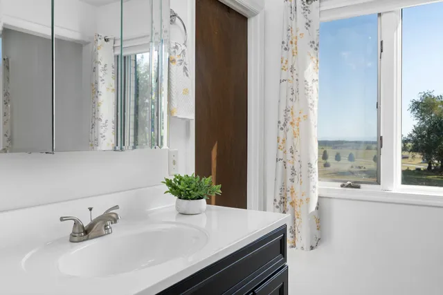 $715,000 | 5323 Lee Jackson Highway, Greenville, VA 24440