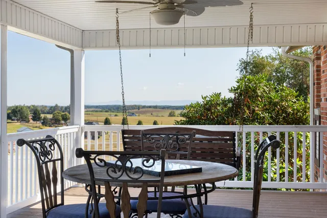 $715,000 | 5323 Lee Jackson Highway, Greenville, VA 24440