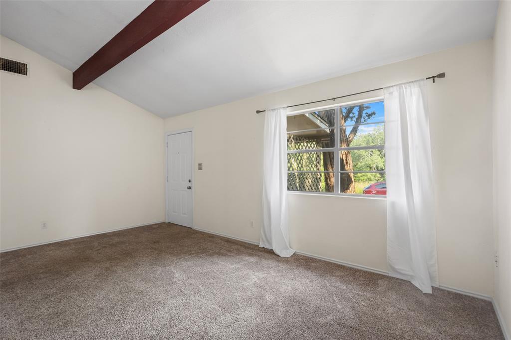 1811 Hidden Valley Road Granbury, TX 76049 - Photo 5 of 25 Gallery Image 5