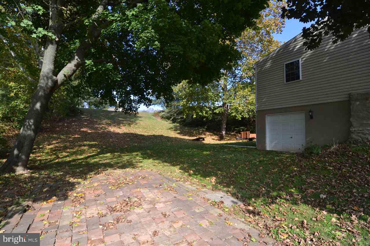 889 Furnace Road York, PA 17406 - Photo 13 of 30