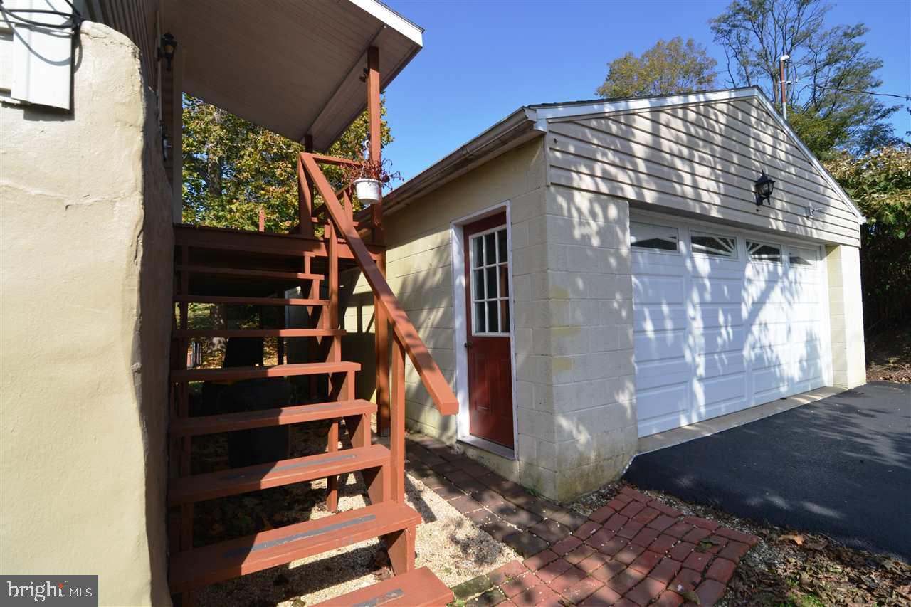 889 Furnace Road York, PA 17406 - Photo 17 of 30