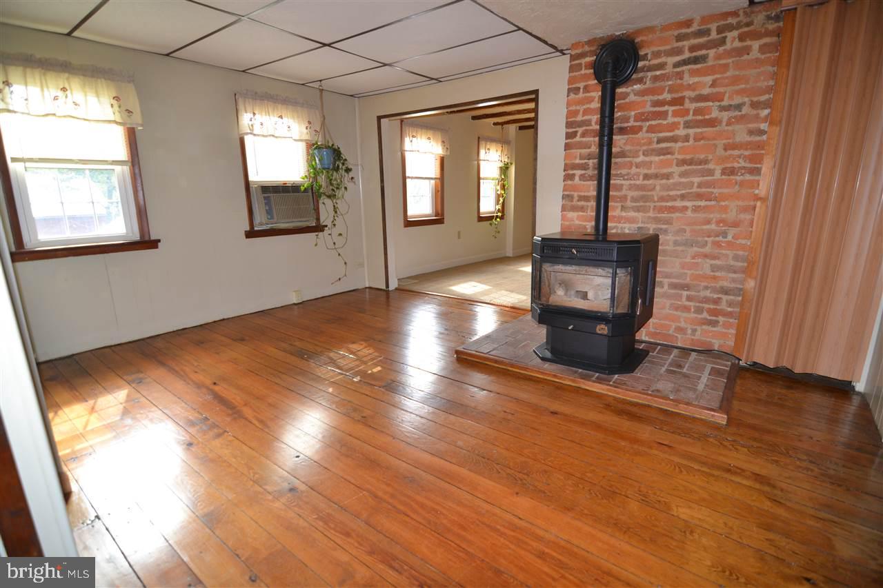 889 Furnace Road York, PA 17406 - Photo 3 of 30