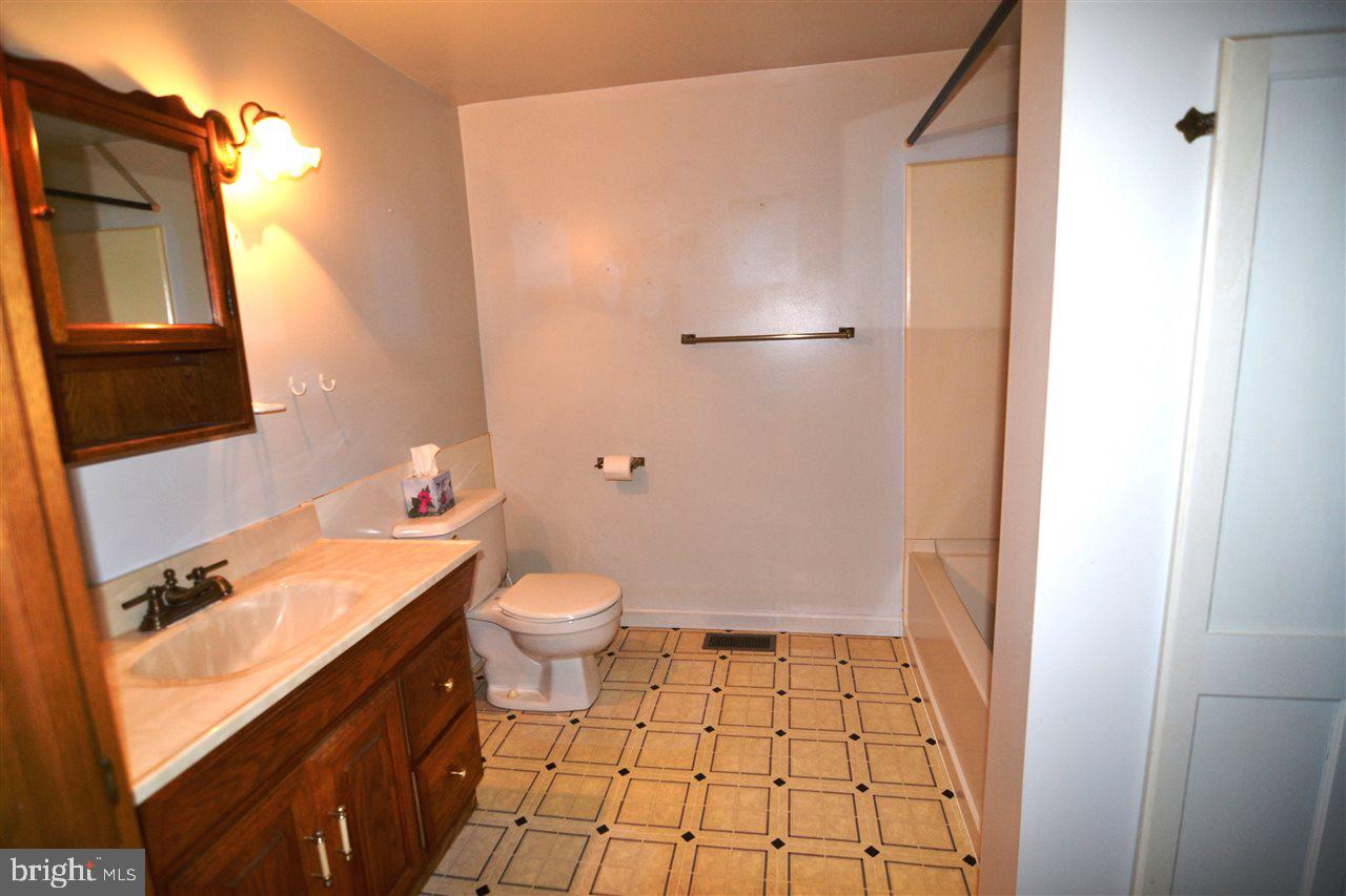 889 Furnace Road York, PA 17406 - Photo 24 of 30