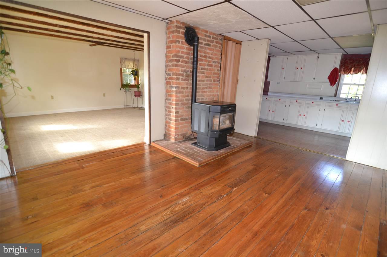 889 Furnace Road York, PA 17406 - Photo 4 of 30