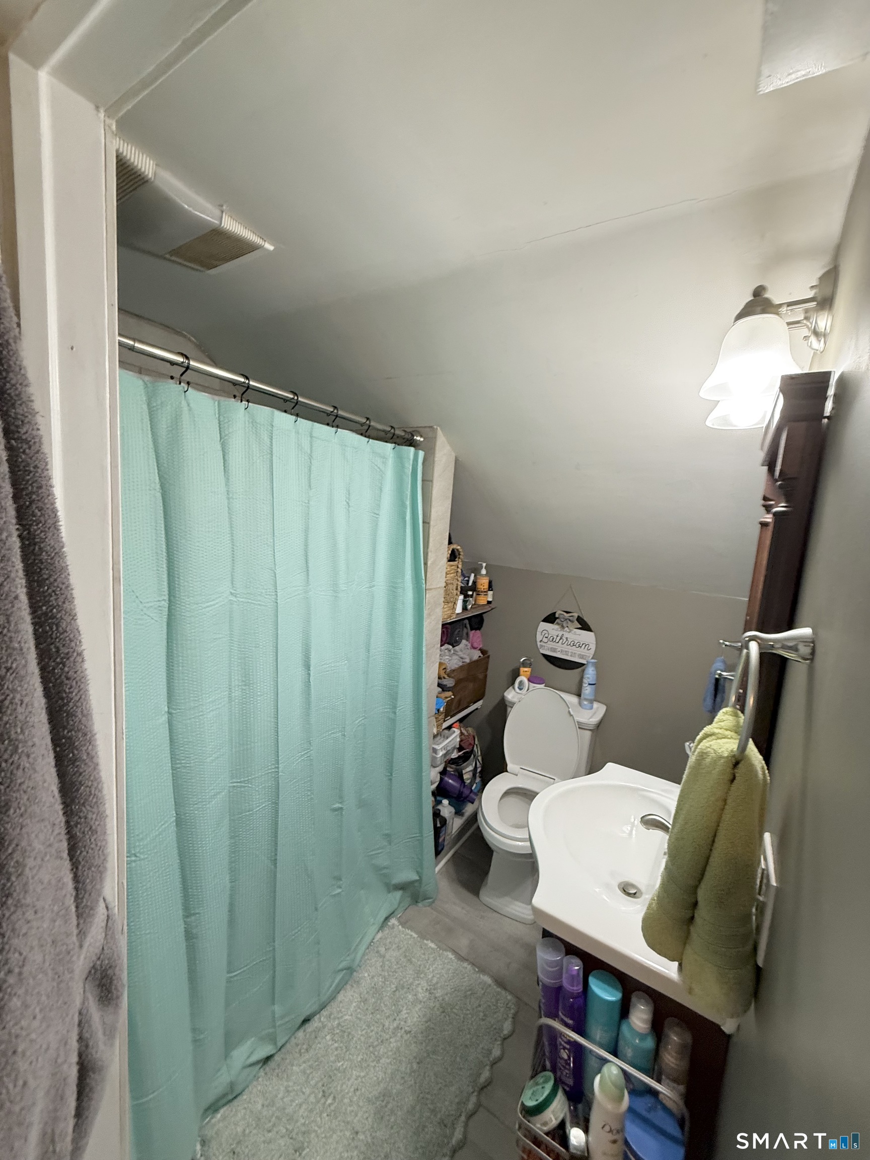 203 Spring Street Meriden, CT 06451 - Photo 16 of 19