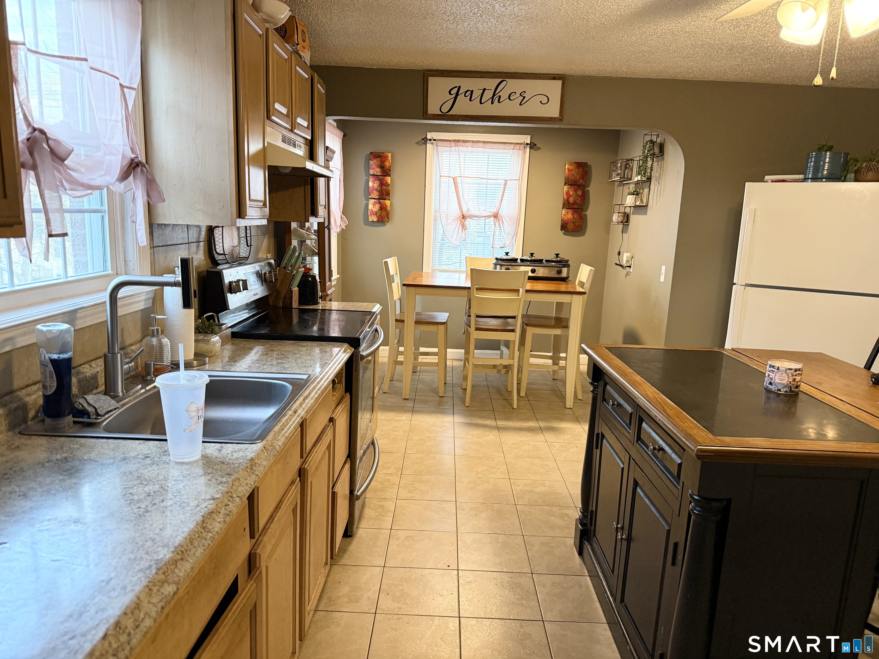 203 Spring Street Meriden, CT 06451 - Photo 6 of 19