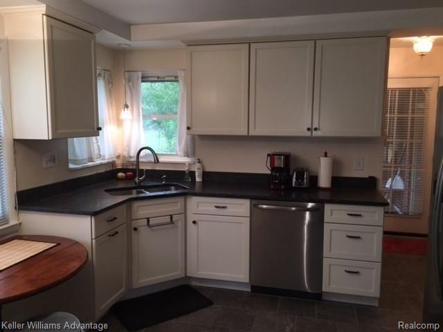 26049 Drake Road Farmington Hills, MI 48331 - Photo 16 of 30