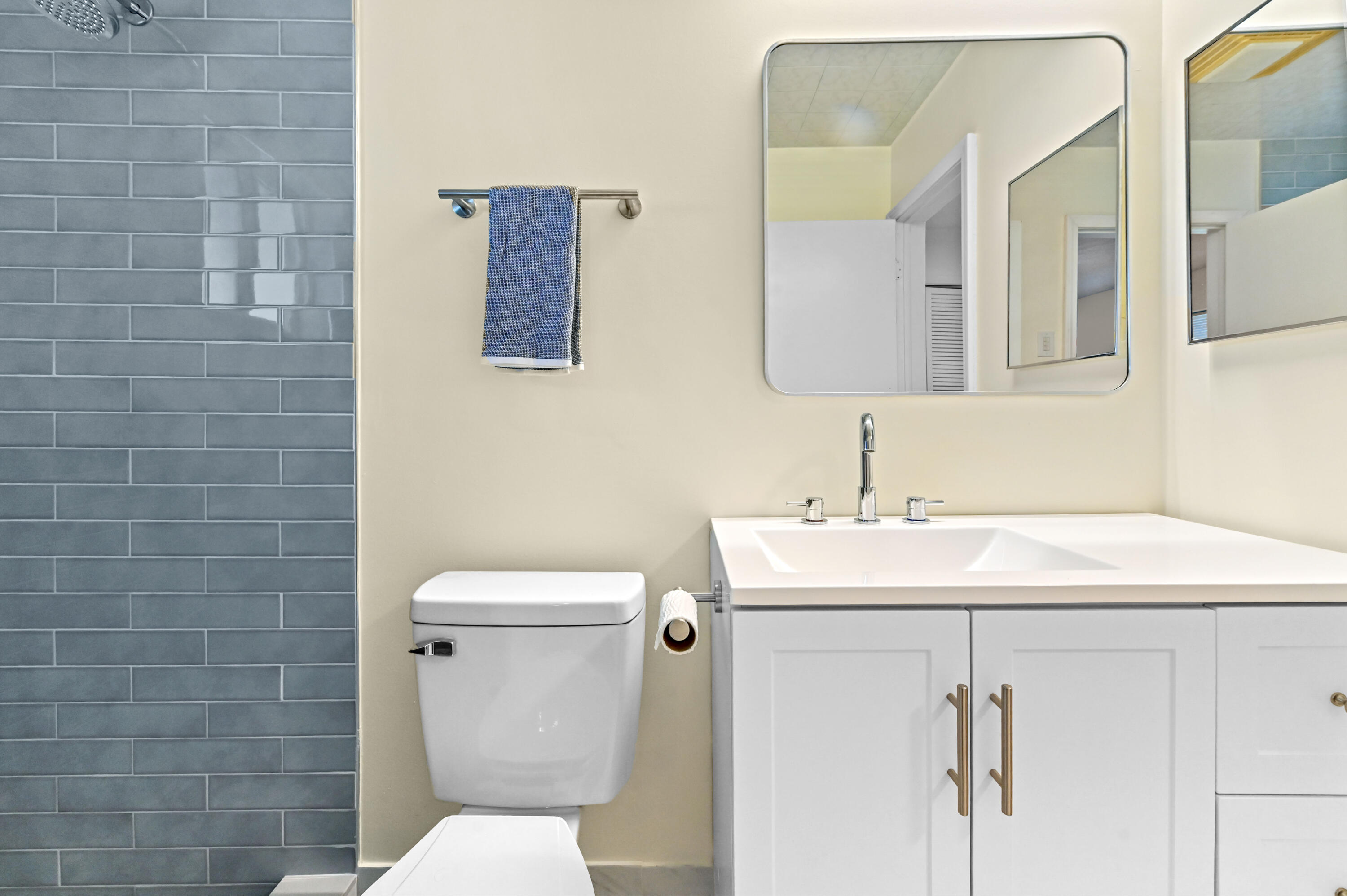 3051 Northwest 2nd Avenue Pompano Beach, FL 33064 - Photo 14 of 36 17 Bathroom 01