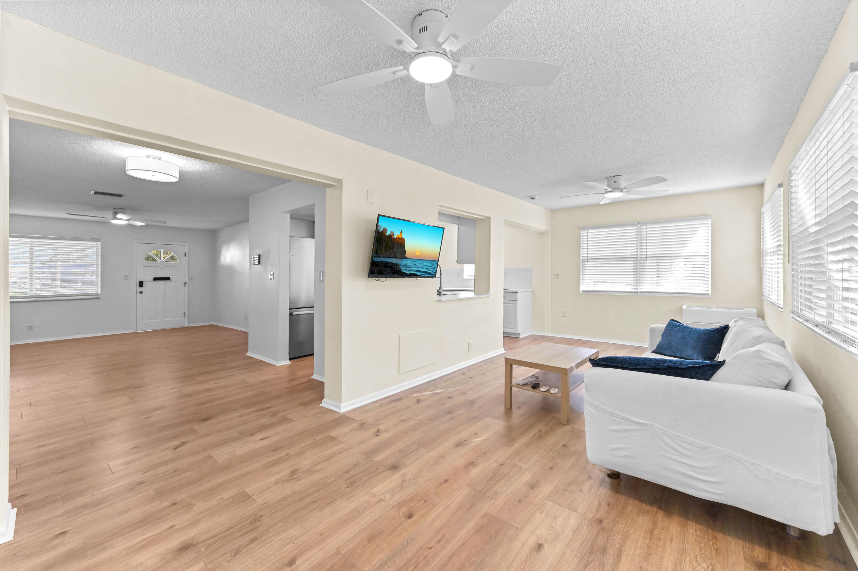 3051 Northwest 2nd Avenue Pompano Beach, FL 33064 - Photo 18 of 36 21 Family room 01