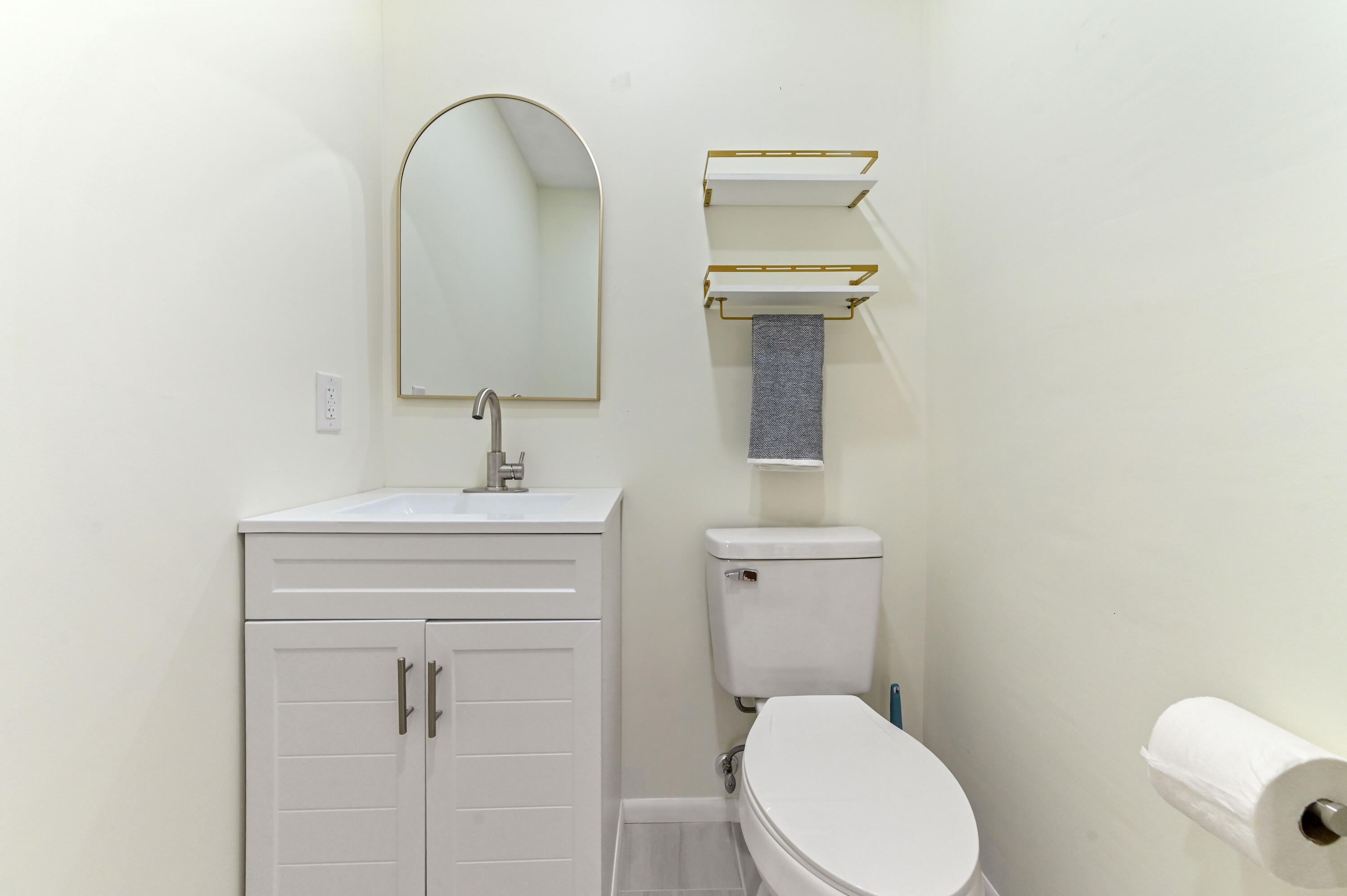 3051 Northwest 2nd Avenue Pompano Beach, FL 33064 - Photo 24 of 36 27 Bathroom 01