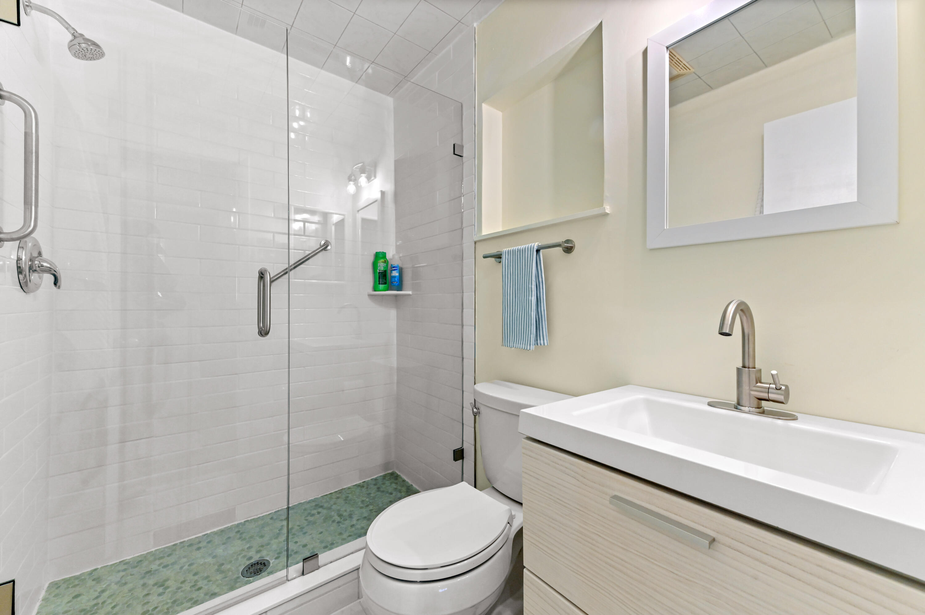 3051 Northwest 2nd Avenue Pompano Beach, FL 33064 - Photo 10 of 36 13 Bathroom 01