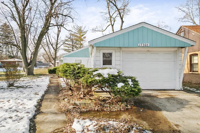 $2,500 | 17306 Holmes Avenue, Hazel Crest, IL 60429