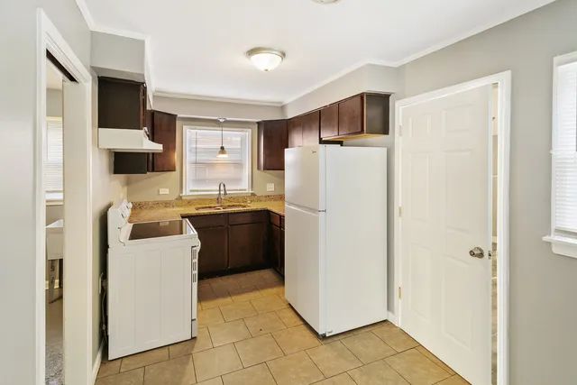 $2,500 | 17306 Holmes Avenue, Hazel Crest, IL 60429