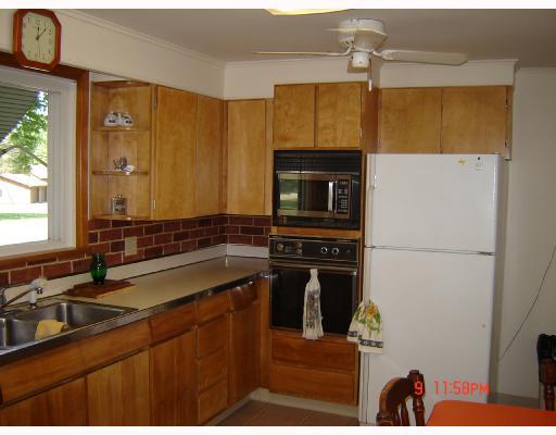 826 North Keel Ridge Road Hermitage, PA 16148 - Photo 5 of 6 Kitchen.