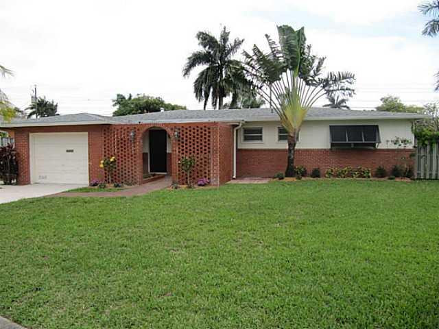 213 North 31st Road Hollywood, FL 33021 - Photo 1 of 22 Exterior Front