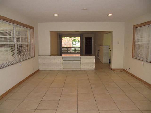 213 North 31st Road Hollywood, FL 33021 - Photo 11 of 22 Family/Great Room