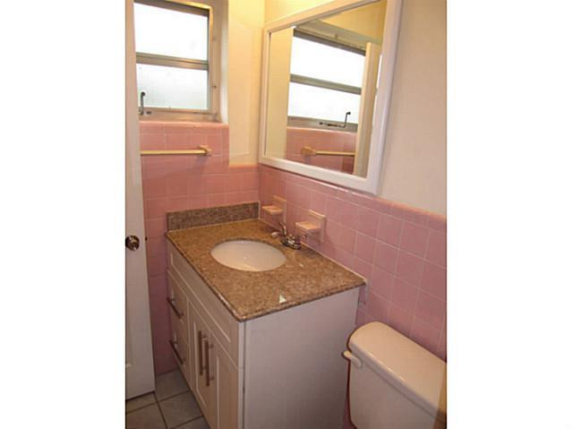 213 North 31st Road Hollywood, FL 33021 - Photo 16 of 22 Master Bath/Spa