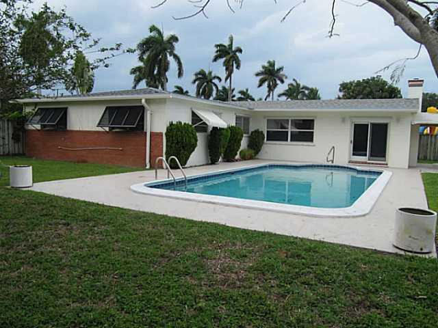 213 North 31st Road Hollywood, FL 33021 - Photo 4 of 22 Pool