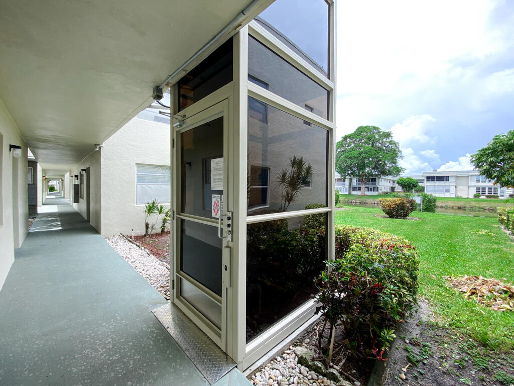 313 Monaco Boulevard Delray Beach, FL 33446 - Photo 24 of 25 Lift