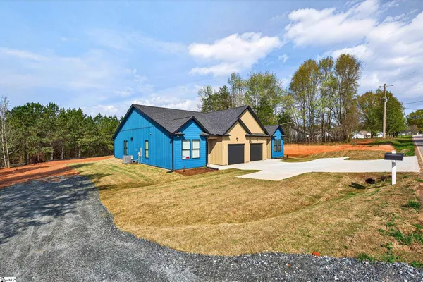 $1,850 | 1403 Lake Bowen Dam Road, Inman, SC 29349