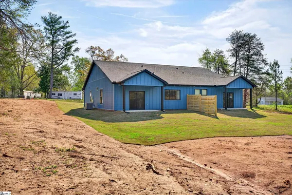 $1,850 | 1403 Lake Bowen Dam Road, Inman, SC 29349