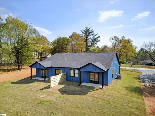 $1,850 | 1403 Lake Bowen Dam Road, Inman, SC 29349