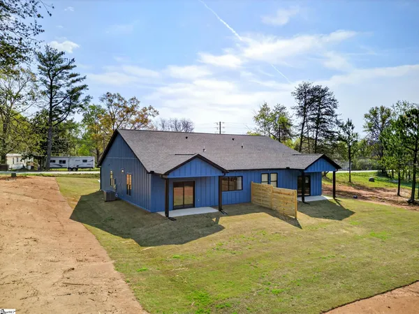 $1,850 | 1403 Lake Bowen Dam Road, Inman, SC 29349
