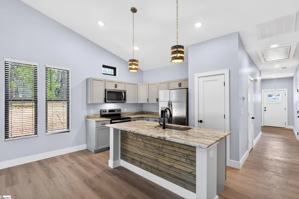 $1,850 | 1403 Lake Bowen Dam Road, Inman, SC 29349