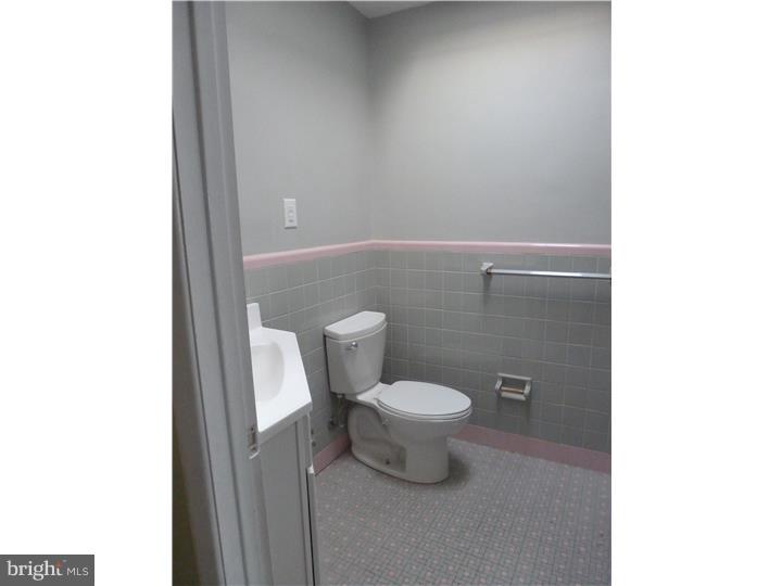 8937 Blue Grass Road Philadelphia, PA 19152 - Photo 10 of 11 Bathroom